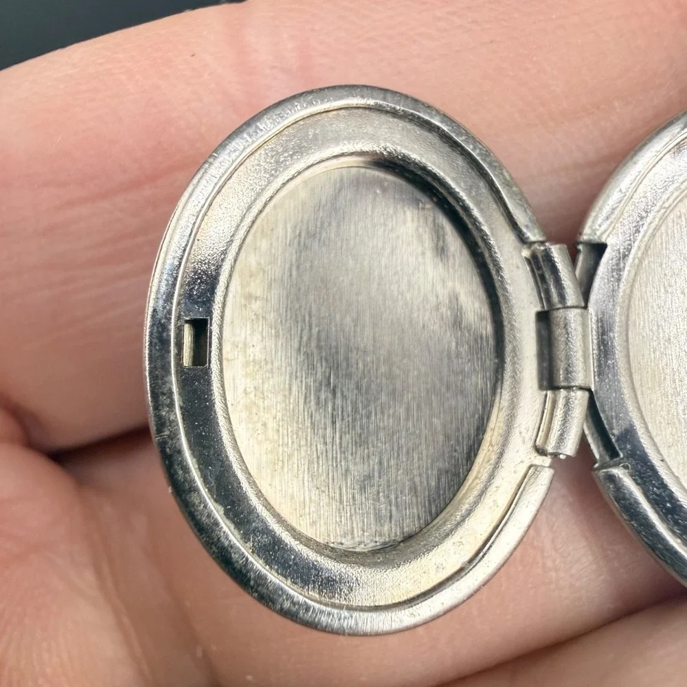 Vintage‎ Locket Pendant Oval Silver Tone Abalone